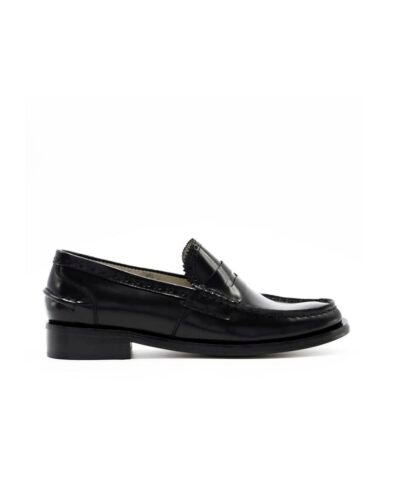 Antusu Gal vs Buck Burly loafer black