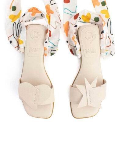 antusu garces bottier sandalias happy print hueso 2