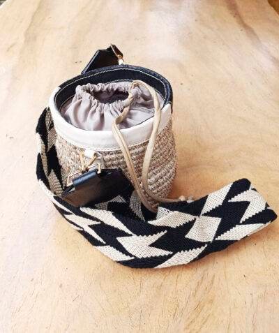 antusu bernarda cepeda kaya abanico wayuu negro beige 3